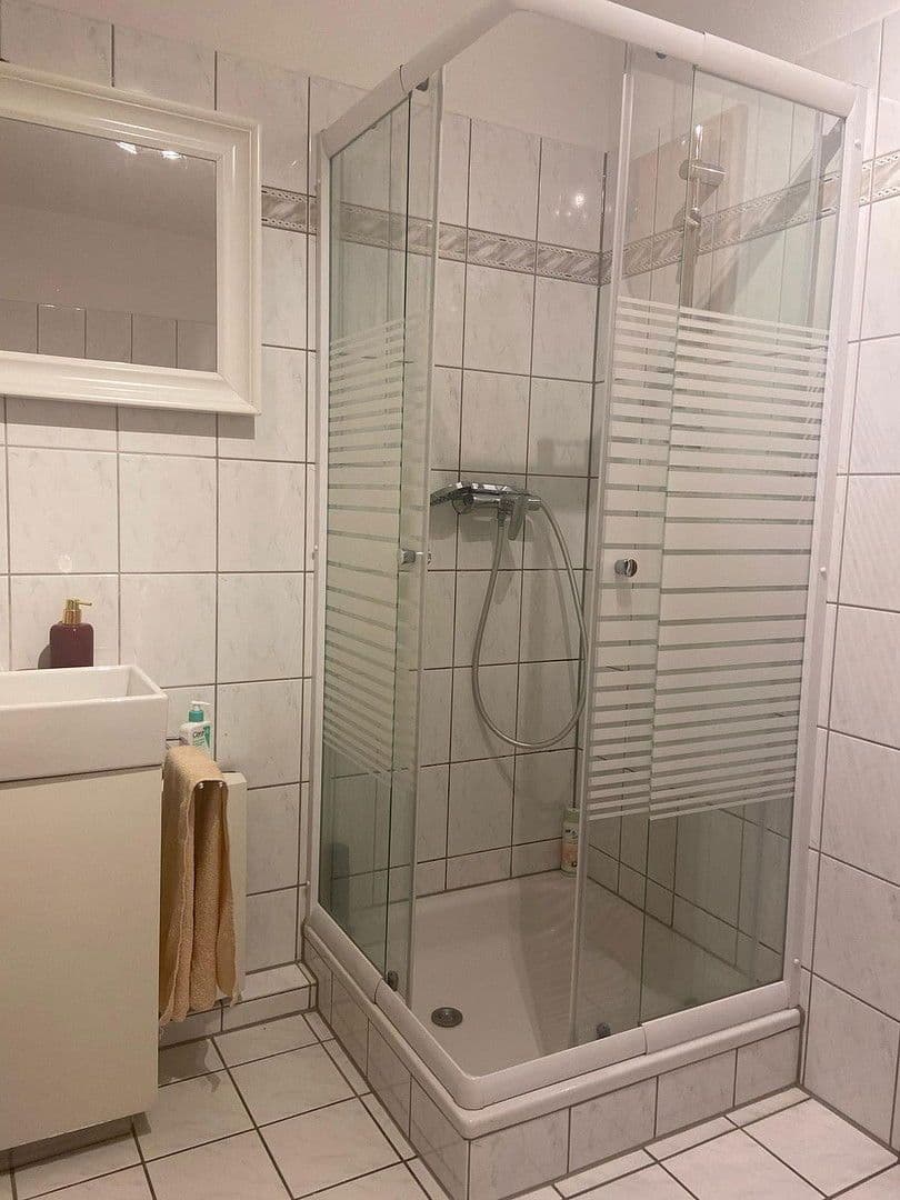 Prenájom bytu 4-izbový 89 m², Köln, Severné Porýnie - Westfálsko Prenájom bytu 4-izbový 89 m², Köln, Severné Porýnie - Westfálsko