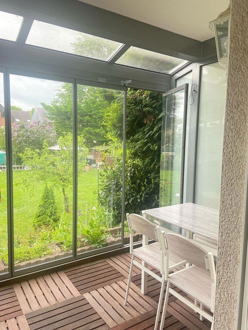 Prenájom bytu 4-izbový 89 m², Köln, Severné Porýnie - Westfálsko Prenájom bytu 4-izbový 89 m², Köln, Severné Porýnie - Westfálsko