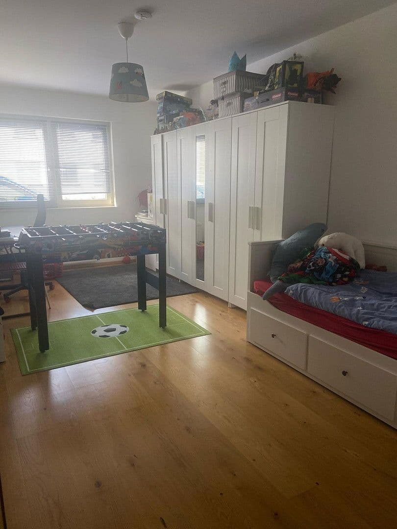 Prenájom bytu 4-izbový 89 m², Köln, Severné Porýnie - Westfálsko Prenájom bytu 4-izbový 89 m², Köln, Severné Porýnie - Westfálsko