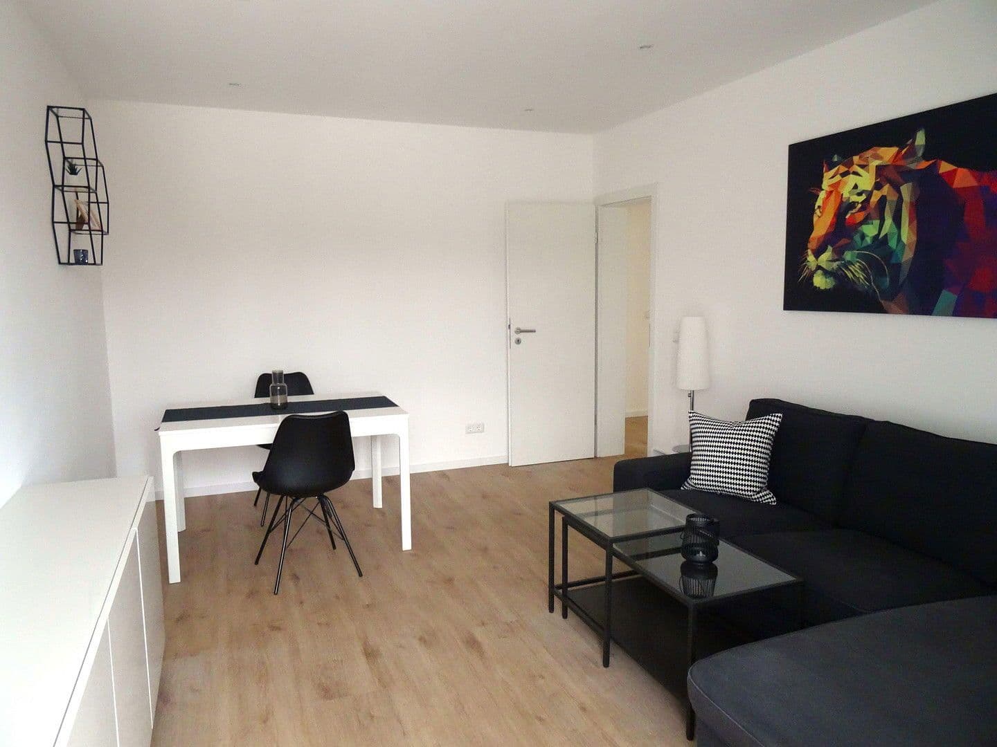 Prenájom bytu 3-izbový 69 m², Stuttgart, Bádensko-Wurttembersko Prenájom bytu 3-izbový 69 m², Stuttgart, Bádensko-Wurttembersko