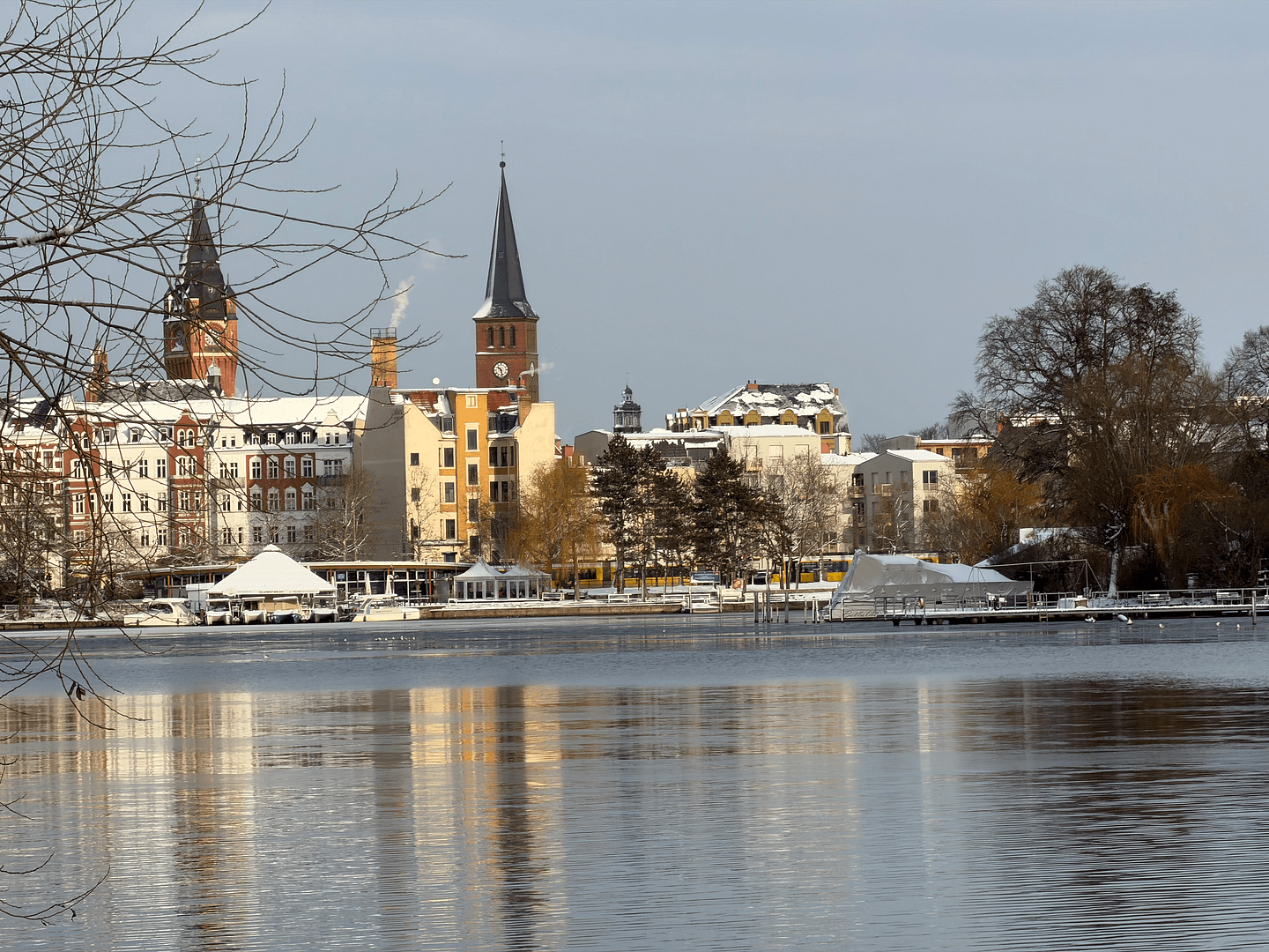 Prenájom bytu 2-izbový 54 m², Berlin, Berlín Prenájom bytu 2-izbový 54 m², Berlin, Berlín