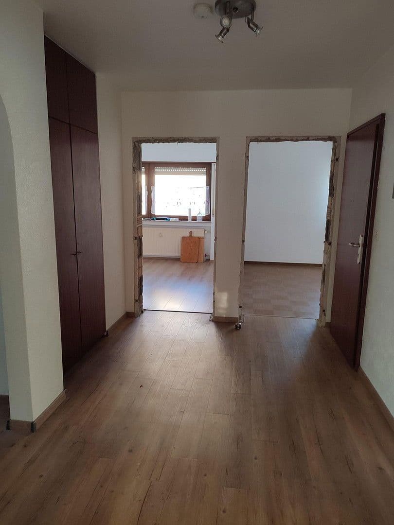 Prenájom bytu 4-izbový 92 m², Brühl, Bádensko-Wurttembersko Prenájom bytu 4-izbový 92 m², Brühl, Bádensko-Wurttembersko