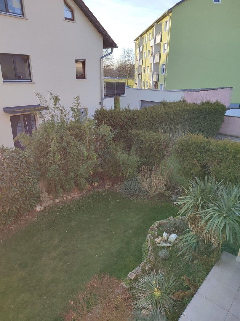 Prenájom bytu 4-izbový 92 m², Brühl, Bádensko-Wurttembersko Prenájom bytu 4-izbový 92 m², Brühl, Bádensko-Wurttembersko