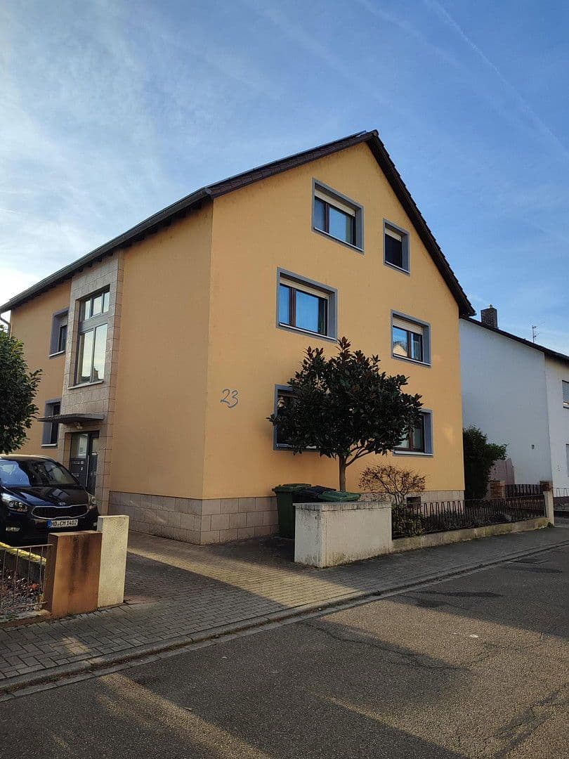 Prenájom bytu 4-izbový 92 m², Brühl, Bádensko-Wurttembersko Prenájom bytu 4-izbový 92 m², Brühl, Bádensko-Wurttembersko