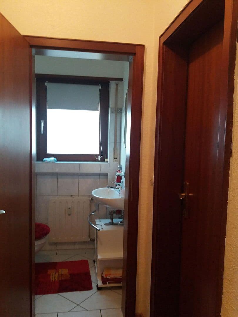 Prenájom bytu 4-izbový 92 m², Brühl, Bádensko-Wurttembersko Prenájom bytu 4-izbový 92 m², Brühl, Bádensko-Wurttembersko