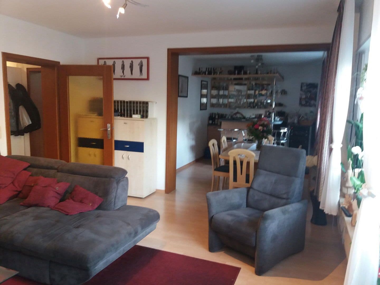 Prenájom bytu 4-izbový 92 m², Brühl, Bádensko-Wurttembersko Prenájom bytu 4-izbový 92 m², Brühl, Bádensko-Wurttembersko