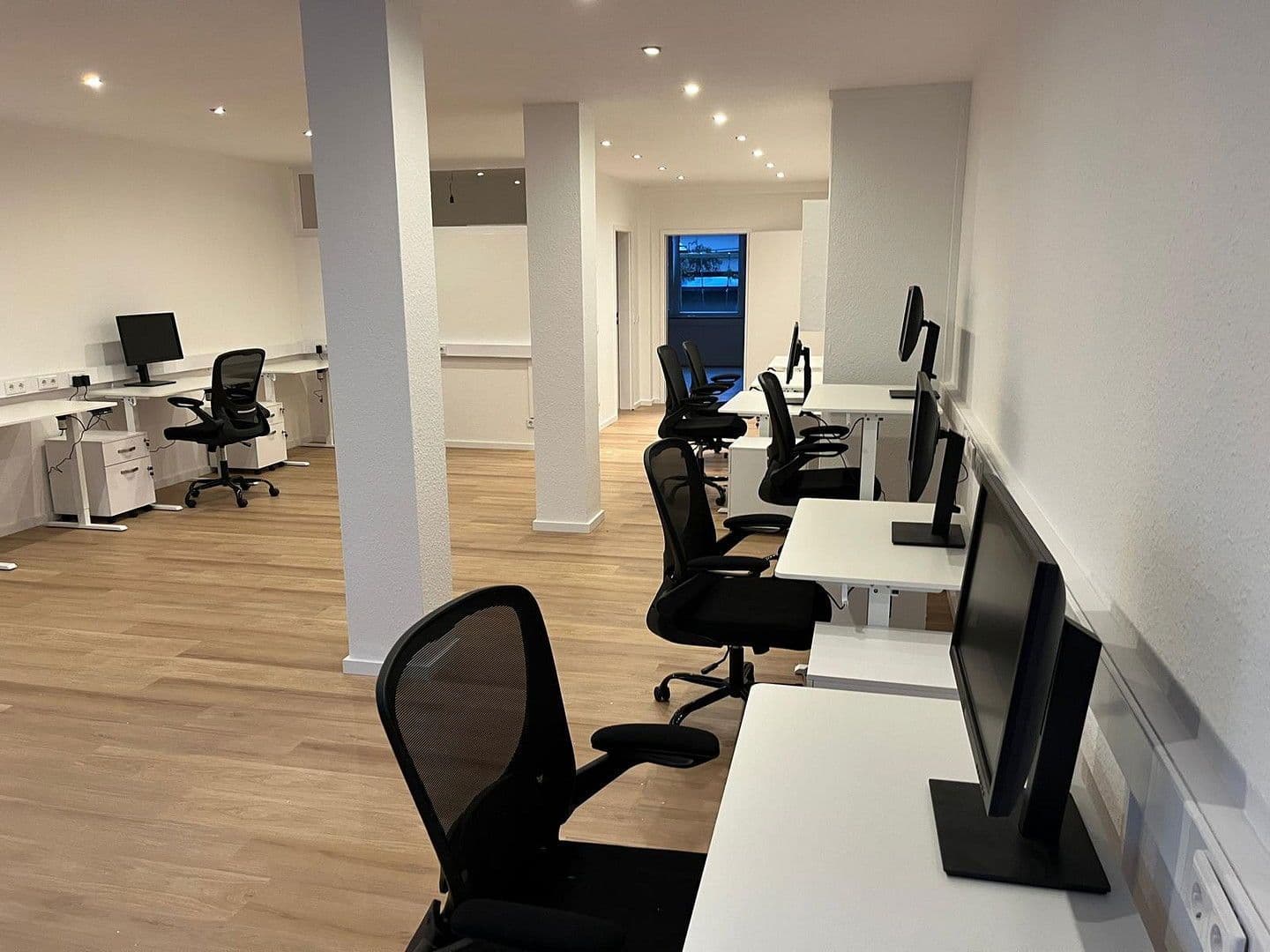 Prenájom kancelárie 89 m², Monheim am Rhein, Severné Porýnie - Westfálsko Prenájom kancelárie 89 m², Monheim am Rhein, Severné Porýnie - Westfálsko