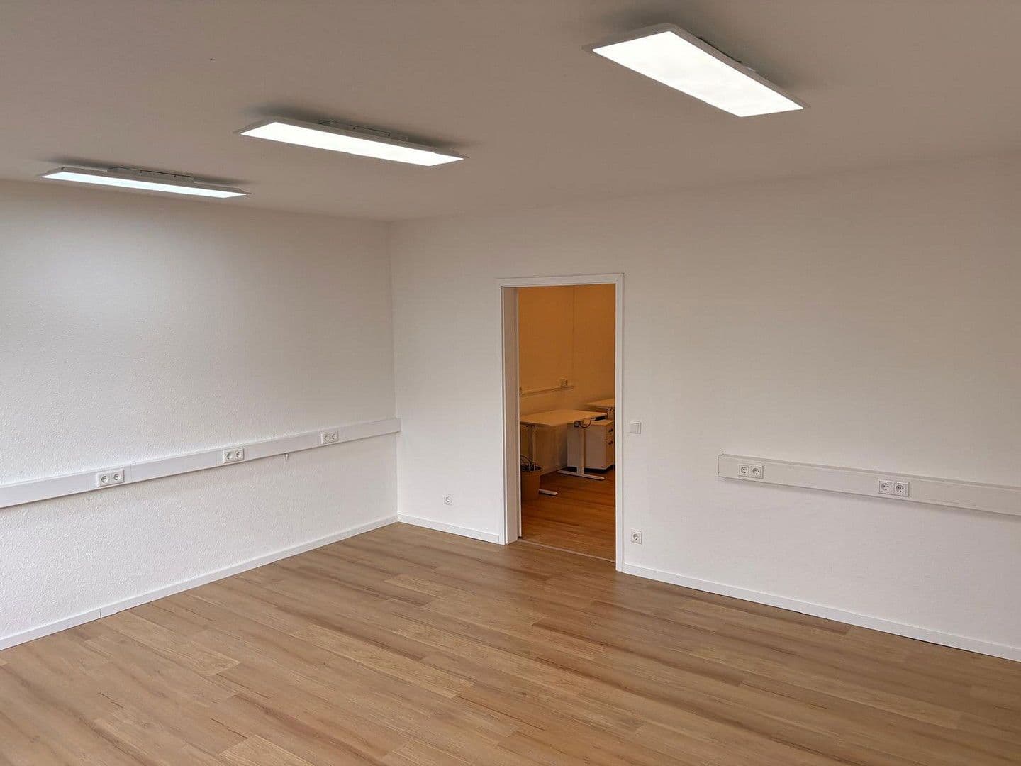 Prenájom kancelárie 89 m², Monheim am Rhein, Severné Porýnie - Westfálsko Prenájom kancelárie 89 m², Monheim am Rhein, Severné Porýnie - Westfálsko