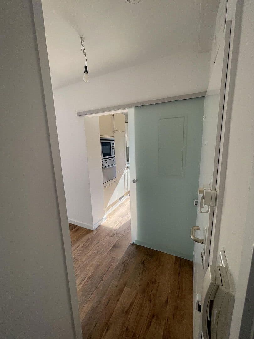 Prenájom bytu 4-izbový 98 m², Reinbek, Šlezvicko-Holštajnsko Prenájom bytu 4-izbový 98 m², Reinbek, Šlezvicko-Holštajnsko