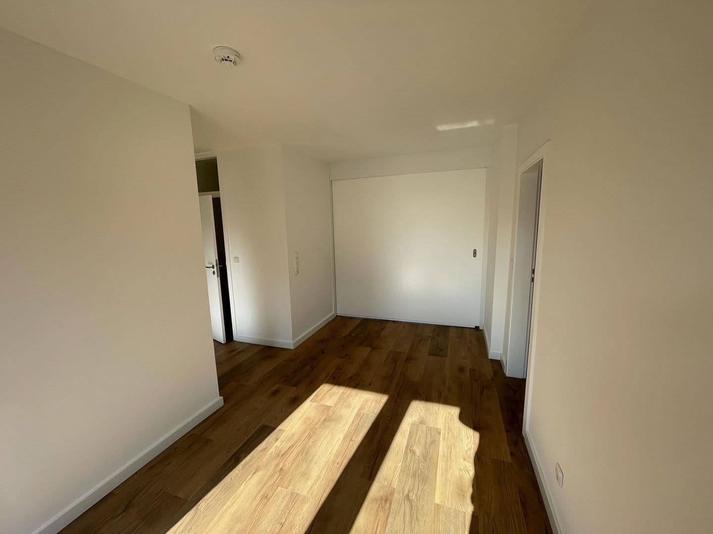 Prenájom bytu 4-izbový 98 m², Reinbek, Šlezvicko-Holštajnsko Prenájom bytu 4-izbový 98 m², Reinbek, Šlezvicko-Holštajnsko