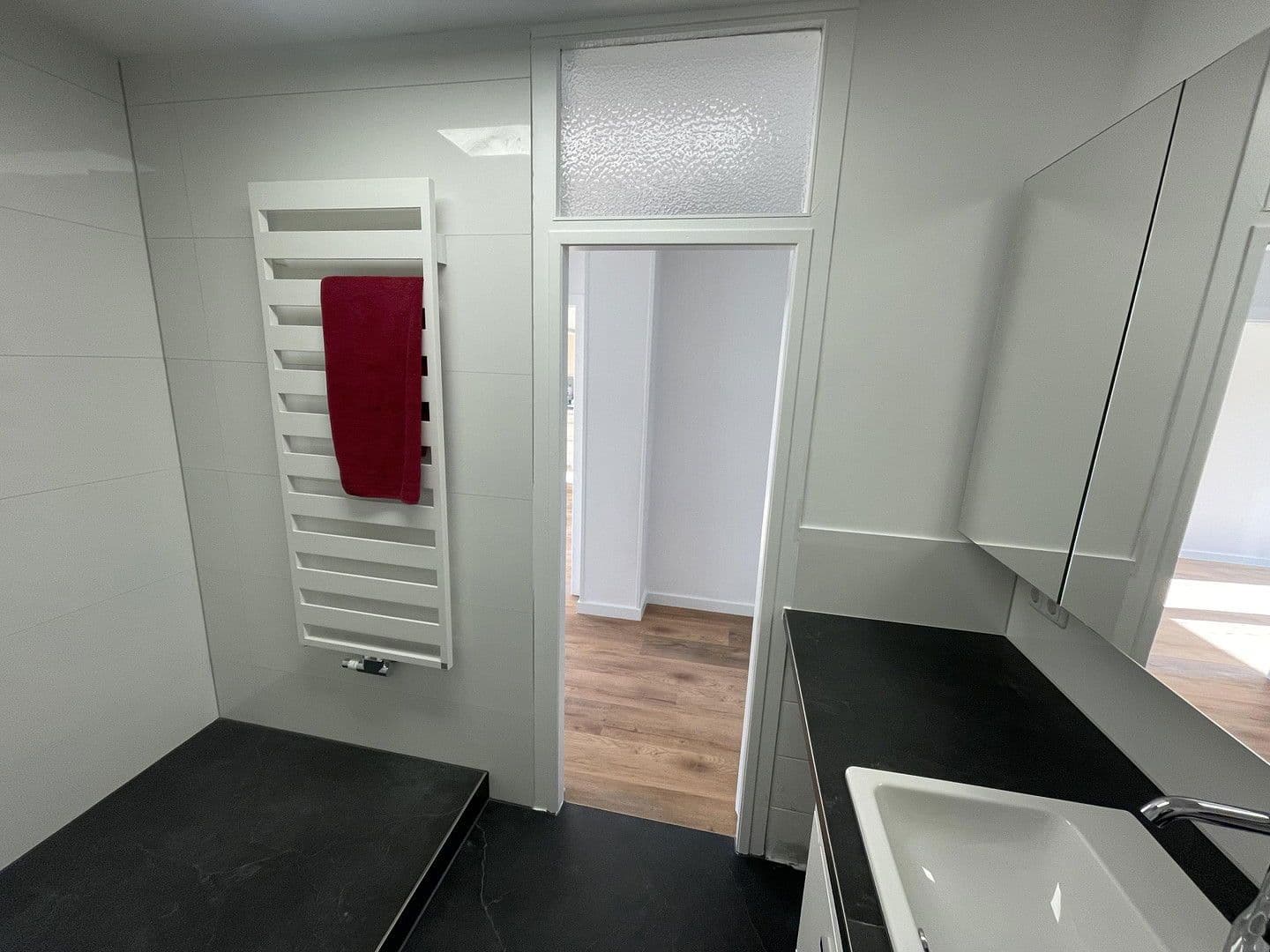 Prenájom bytu 4-izbový 98 m², Reinbek, Šlezvicko-Holštajnsko Prenájom bytu 4-izbový 98 m², Reinbek, Šlezvicko-Holštajnsko