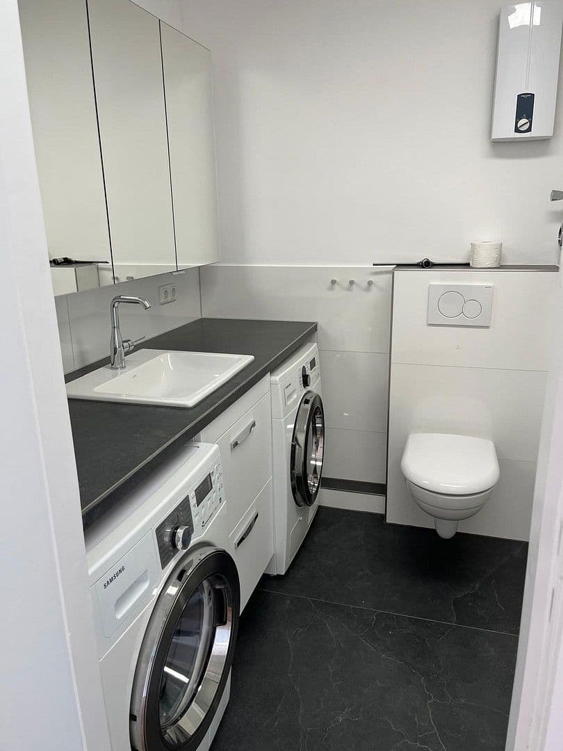 Prenájom bytu 4-izbový 98 m², Reinbek, Šlezvicko-Holštajnsko Prenájom bytu 4-izbový 98 m², Reinbek, Šlezvicko-Holštajnsko