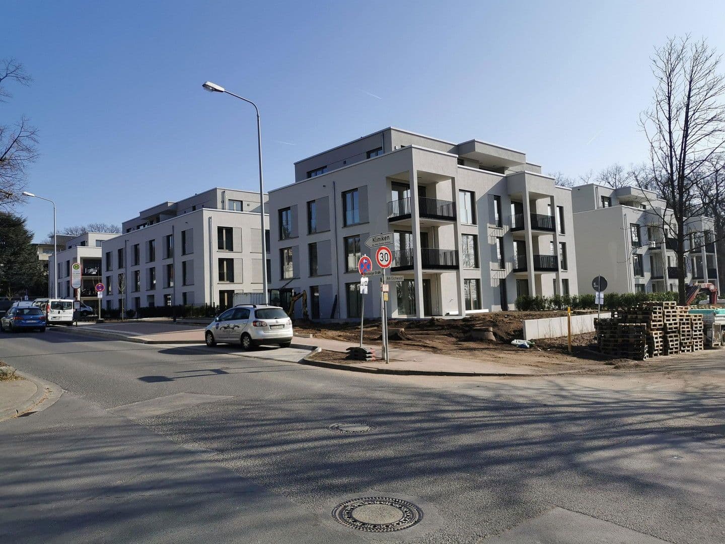 Prenájom bytu 5-izbový 173 m², Kronberger Strasse, Bad Soden am Taunus, Hesensko Prenájom bytu 5-izbový 173 m², Kronberger Strasse, Bad Soden am Taunus, Hesensko