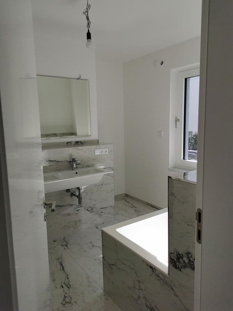 Prenájom bytu 5-izbový 173 m², Kronberger Strasse, Bad Soden am Taunus, Hesensko Prenájom bytu 5-izbový 173 m², Kronberger Strasse, Bad Soden am Taunus, Hesensko