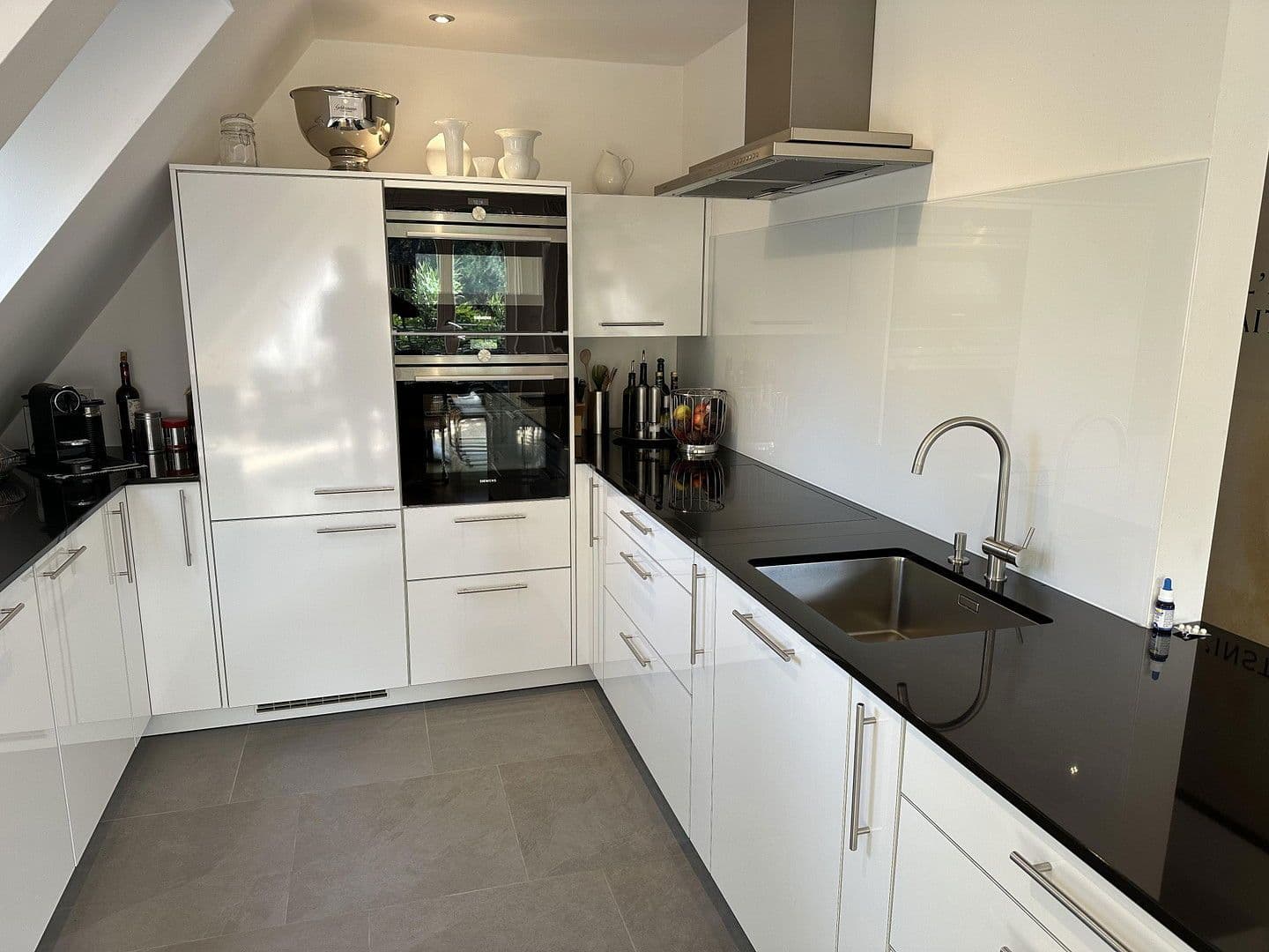 Predaj bytu 4-izbový 142 m², Berlin, Berlín Predaj bytu 4-izbový 142 m², Berlin, Berlín