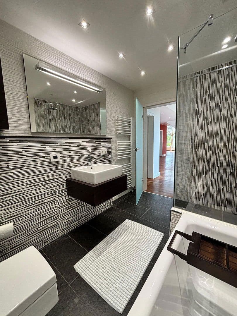 Predaj bytu 5-izbový 143 m², Essen, Severné Porýnie - Westfálsko Predaj bytu 5-izbový 143 m², Essen, Severné Porýnie - Westfálsko