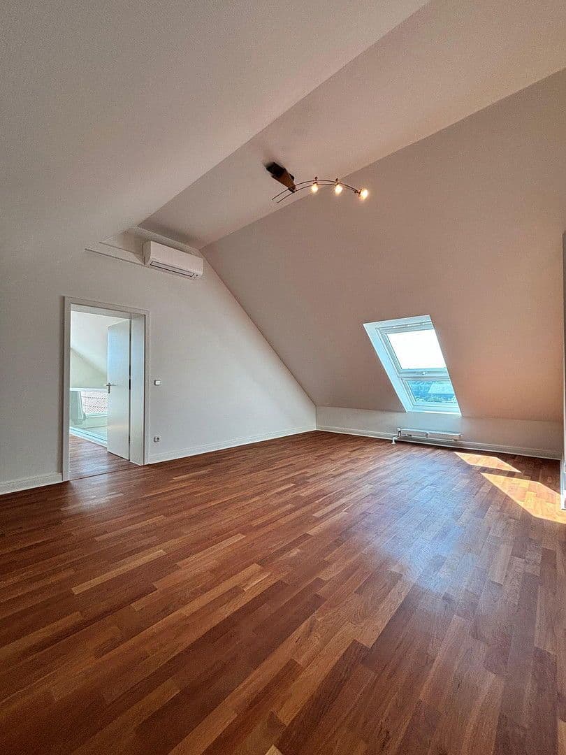 Predaj bytu 5-izbový 143 m², Essen, Severné Porýnie - Westfálsko Predaj bytu 5-izbový 143 m², Essen, Severné Porýnie - Westfálsko