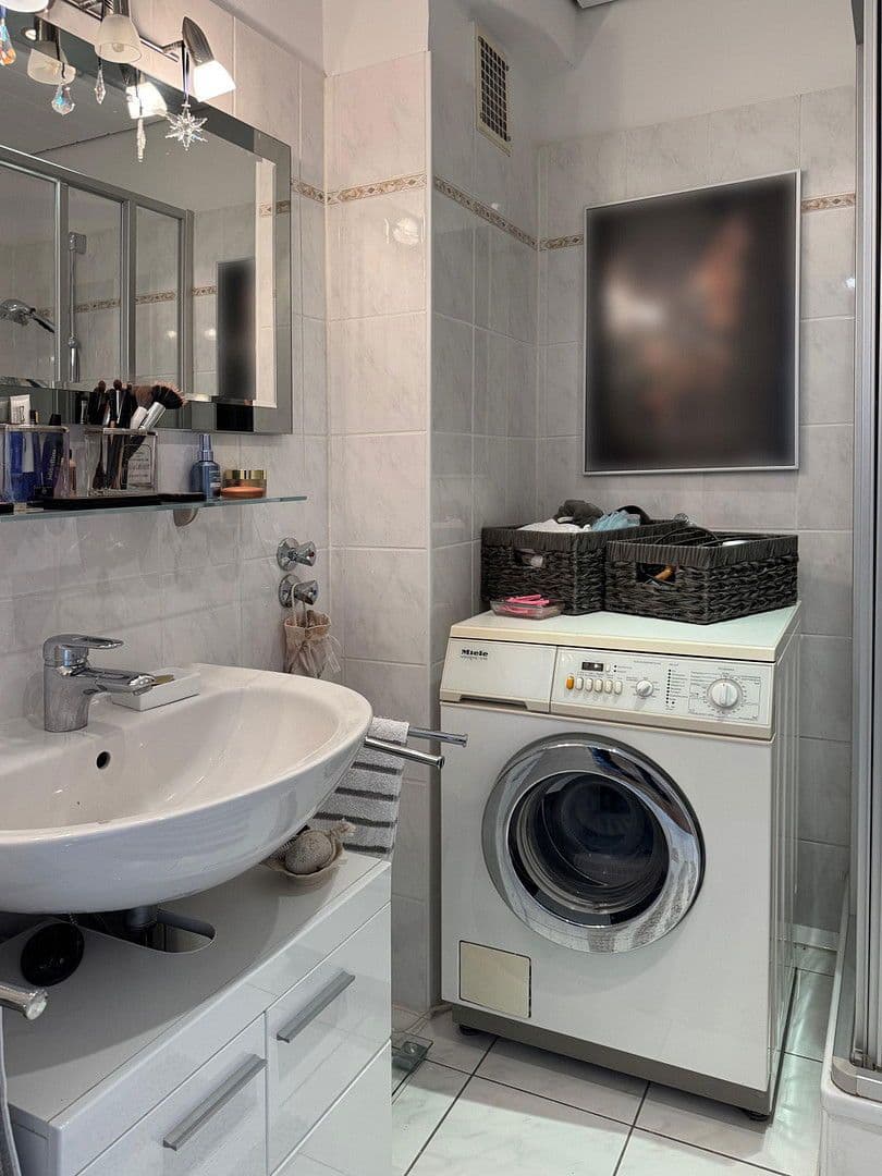 Predaj bytu 3-izbový 82 m², Gräfrather Straße 17, Solingen, Severné Porýnie - Westfálsko Predaj bytu 3-izbový 82 m², Gräfrather Straße 17, Solingen, Severné Porýnie - Westfálsko