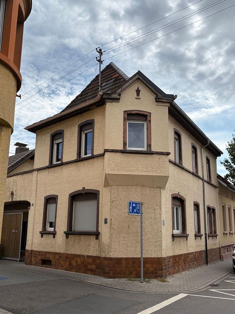 Predaj domu 206 m², pozemek 280 m², Ludwigshafen, Porýnie-Falcko Predaj domu 206 m², pozemek 280 m², Ludwigshafen, Porýnie-Falcko