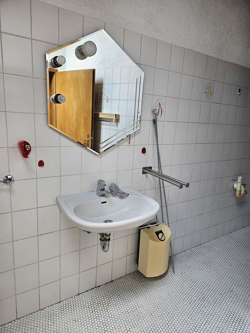 Predaj domu 206 m², pozemek 280 m², Ludwigshafen, Porýnie-Falcko Predaj domu 206 m², pozemek 280 m², Ludwigshafen, Porýnie-Falcko