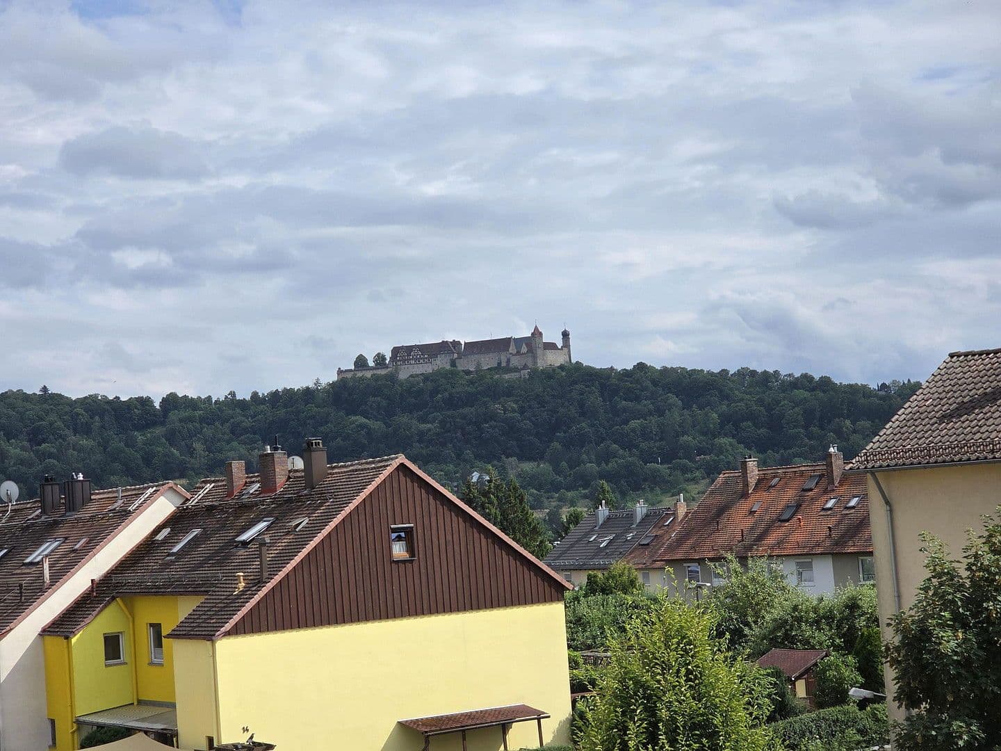 Prenájom bytu 3-izbový 72 m², Lauterburgstr. 11a, Coburg, Bavorsko Prenájom bytu 3-izbový 72 m², Lauterburgstr. 11a, Coburg, Bavorsko