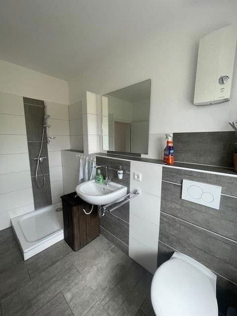 Prenájom bytu 3-izbový 104 m², Feldstraße 4, Drebber, Dolné Sasko Prenájom bytu 3-izbový 104 m², Feldstraße 4, Drebber, Dolné Sasko