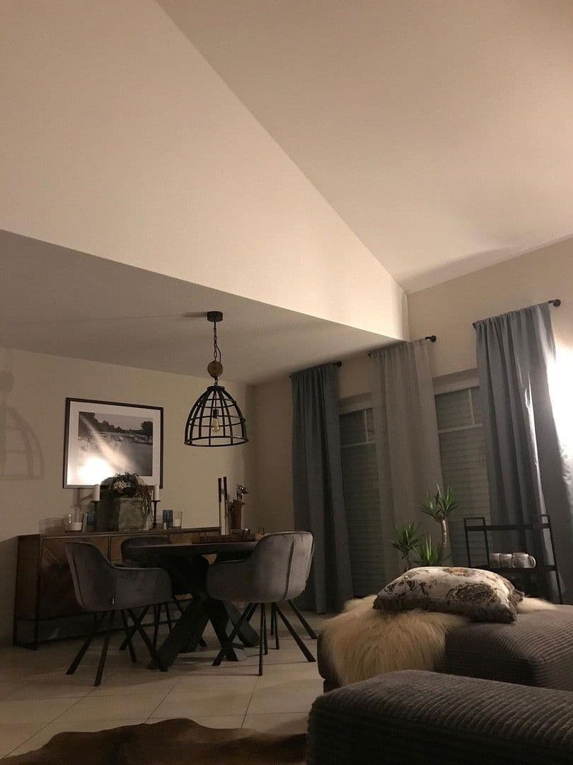 Predaj domu 175 m², pozemek 835 m², Gladenbach, Hesensko Predaj domu 175 m², pozemek 835 m², Gladenbach, Hesensko