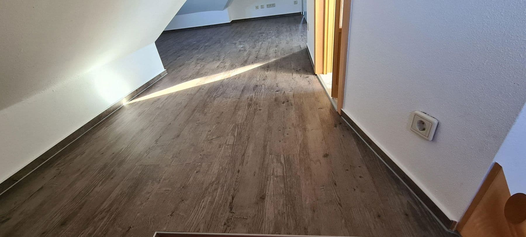 Prenájom bytu 4-izbový 88 m², Suhl, Durínsko Prenájom bytu 4-izbový 88 m², Suhl, Durínsko