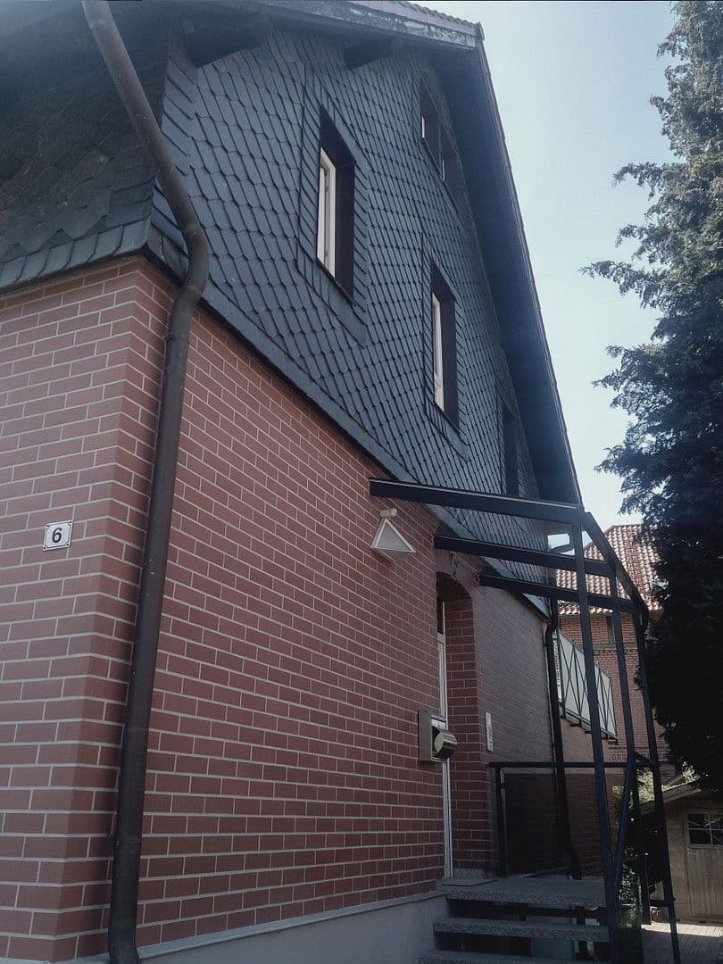 Prenájom bytu 4-izbový 88 m², Suhl, Durínsko Prenájom bytu 4-izbový 88 m², Suhl, Durínsko