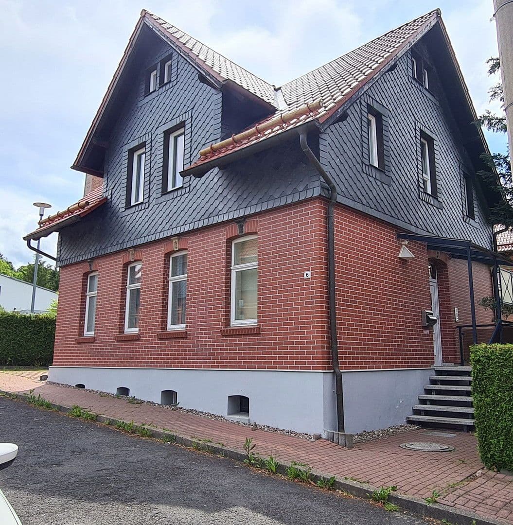 Prenájom bytu 4-izbový 88 m², Suhl, Durínsko Prenájom bytu 4-izbový 88 m², Suhl, Durínsko