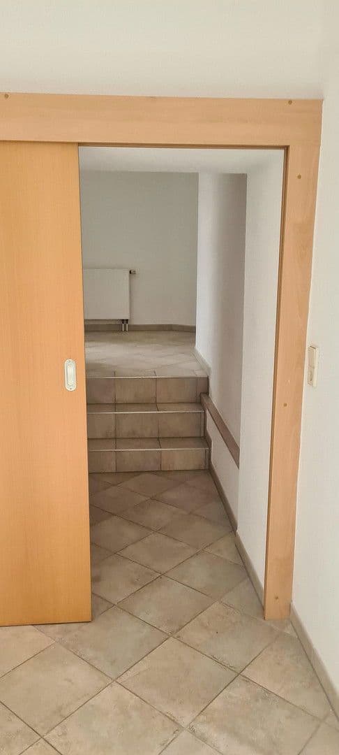 Prenájom bytu 4-izbový 88 m², Suhl, Durínsko Prenájom bytu 4-izbový 88 m², Suhl, Durínsko