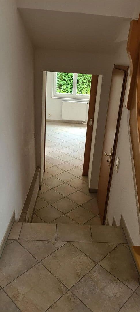 Prenájom bytu 4-izbový 88 m², Suhl, Durínsko Prenájom bytu 4-izbový 88 m², Suhl, Durínsko