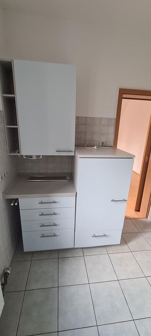 Prenájom bytu 4-izbový 88 m², Suhl, Durínsko Prenájom bytu 4-izbový 88 m², Suhl, Durínsko