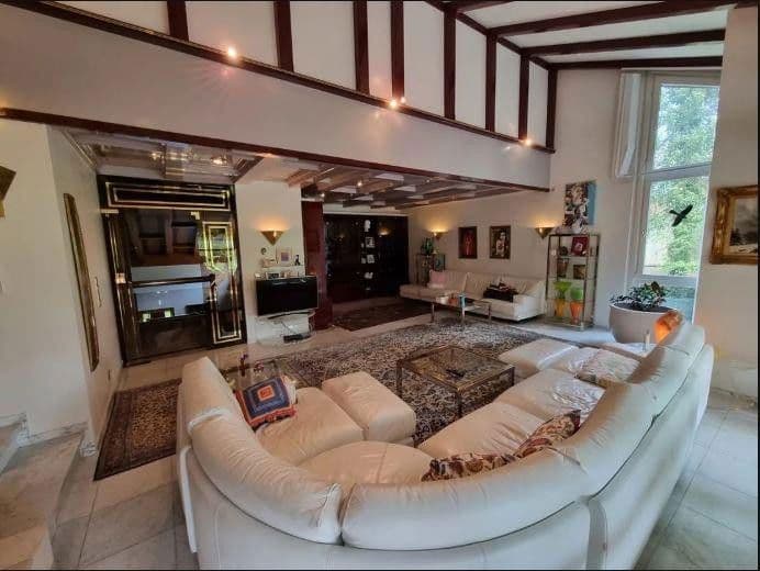 Predaj domu 681 m², pozemek 1.681 m², Röthenbach an der Pegnitz, Bavorsko Predaj domu 681 m², pozemek 1.681 m², Röthenbach an der Pegnitz, Bavorsko