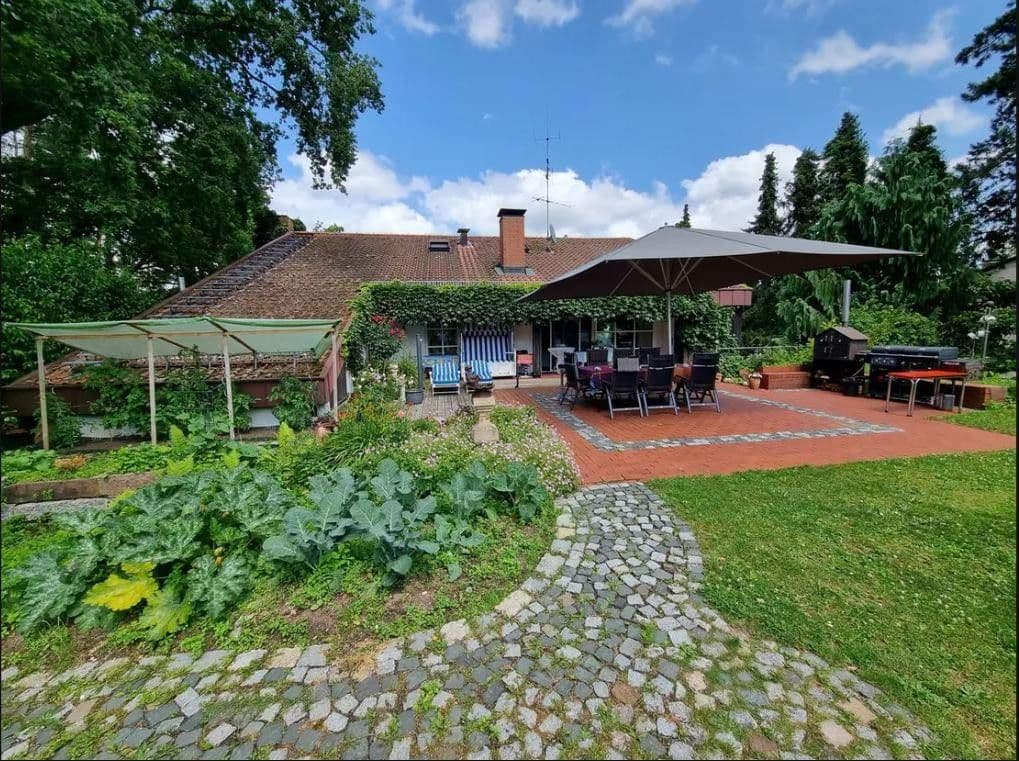 Predaj domu 681 m², pozemek 1.681 m², Röthenbach an der Pegnitz, Bavorsko Predaj domu 681 m², pozemek 1.681 m², Röthenbach an der Pegnitz, Bavorsko