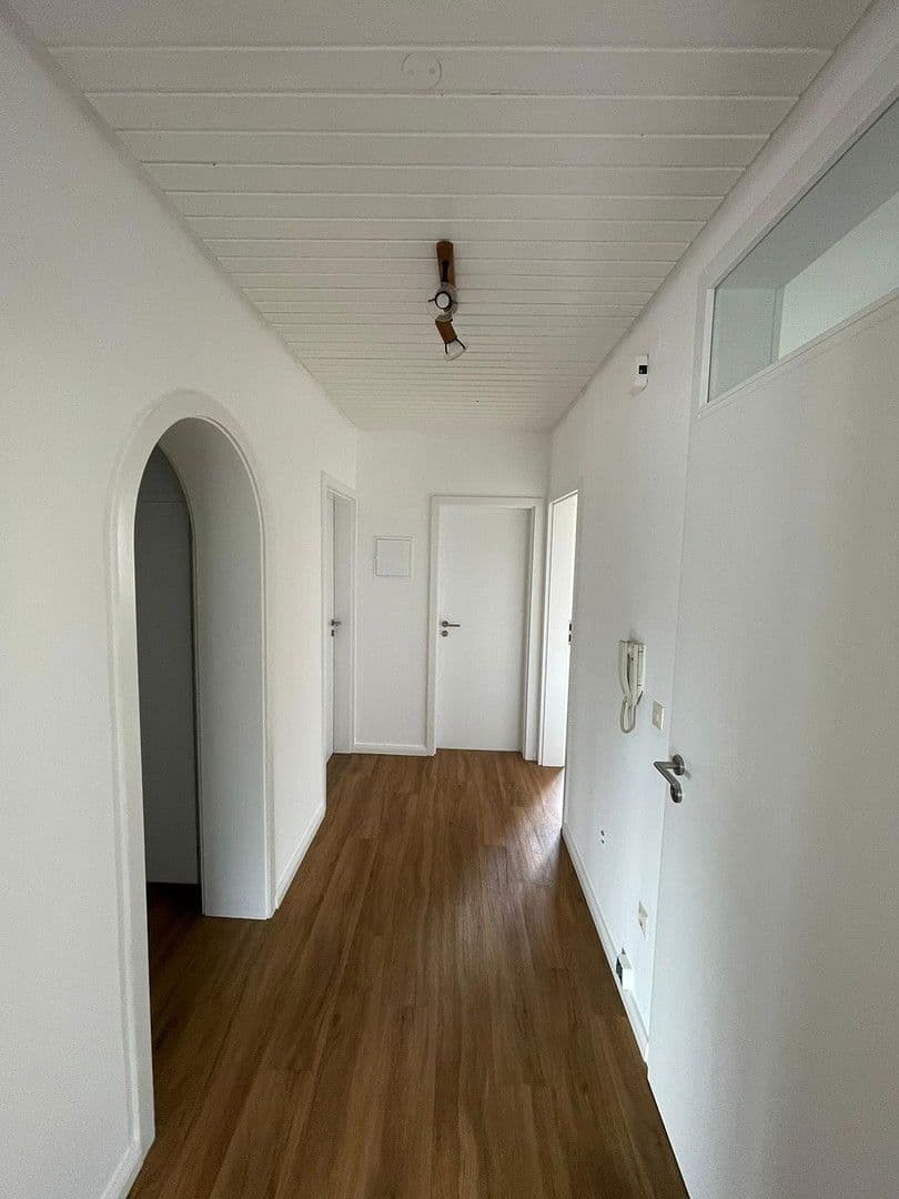 Prenájom bytu 4-izbový 108 m², Friedrichshafen, Bádensko-Wurttembersko Prenájom bytu 4-izbový 108 m², Friedrichshafen, Bádensko-Wurttembersko