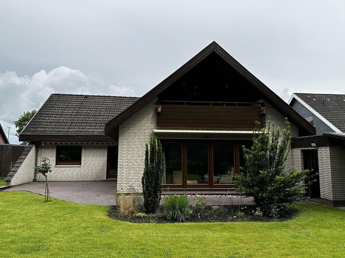 Predaj domu 182 m², pozemek 725 m², Theodor-Storm-Straße 35, Brunsbüttel, Šlezvicko-Holštajnsko Predaj domu 182 m², pozemek 725 m², Theodor-Storm-Straße 35, Brunsbüttel, Šlezvicko-Holštajnsko