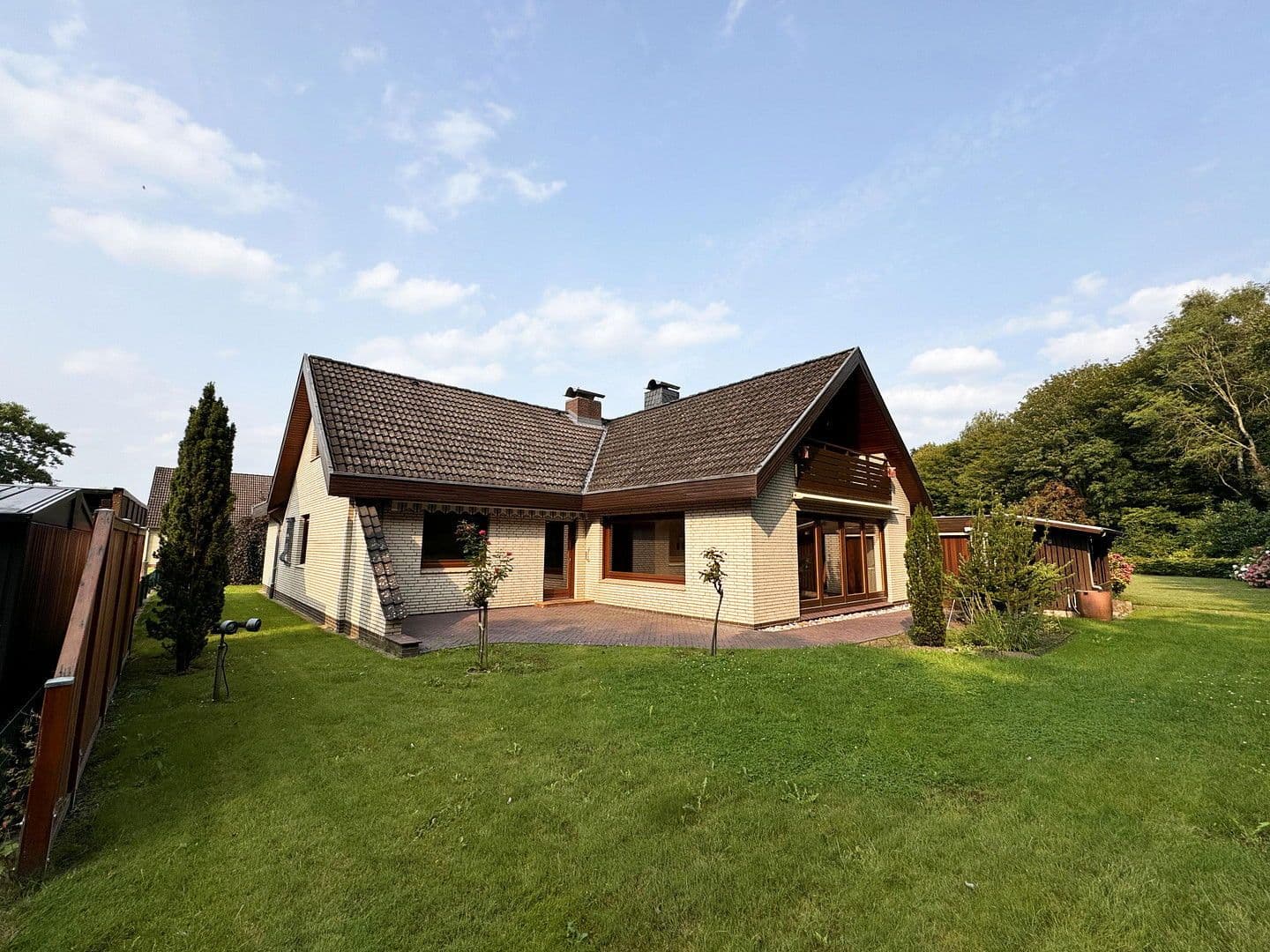 Predaj domu 182 m², pozemek 725 m², Theodor-Storm-Straße 35, Brunsbüttel, Šlezvicko-Holštajnsko Predaj domu 182 m², pozemek 725 m², Theodor-Storm-Straße 35, Brunsbüttel, Šlezvicko-Holštajnsko