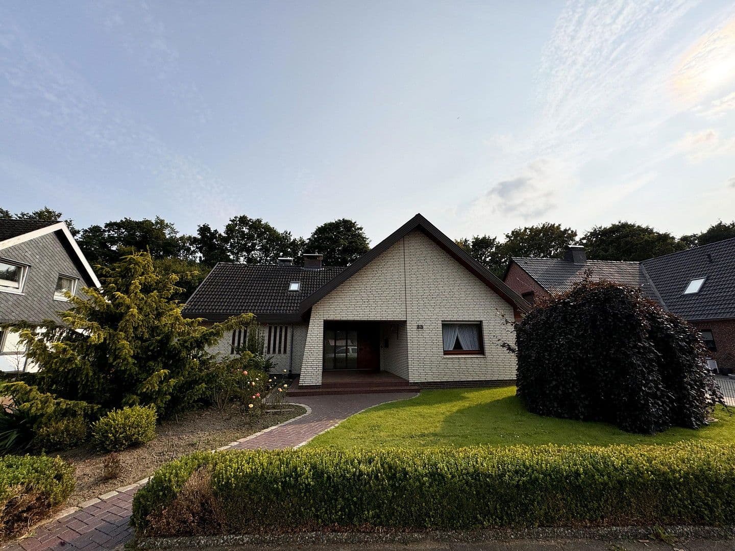 Predaj domu 182 m², pozemek 725 m², Theodor-Storm-Straße 35, Brunsbüttel, Šlezvicko-Holštajnsko Predaj domu 182 m², pozemek 725 m², Theodor-Storm-Straße 35, Brunsbüttel, Šlezvicko-Holštajnsko