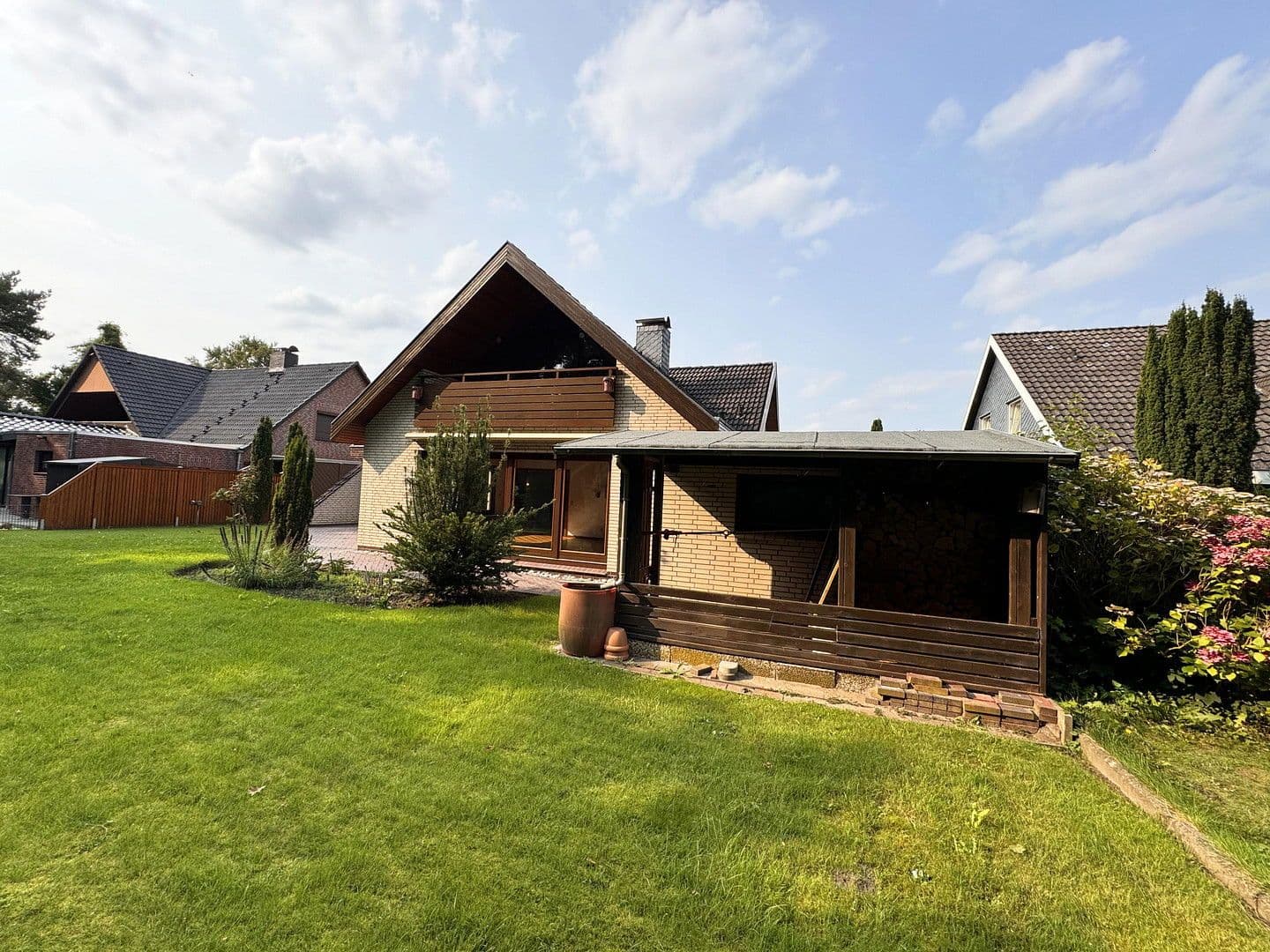 Predaj domu 182 m², pozemek 725 m², Theodor-Storm-Straße 35, Brunsbüttel, Šlezvicko-Holštajnsko Predaj domu 182 m², pozemek 725 m², Theodor-Storm-Straße 35, Brunsbüttel, Šlezvicko-Holštajnsko