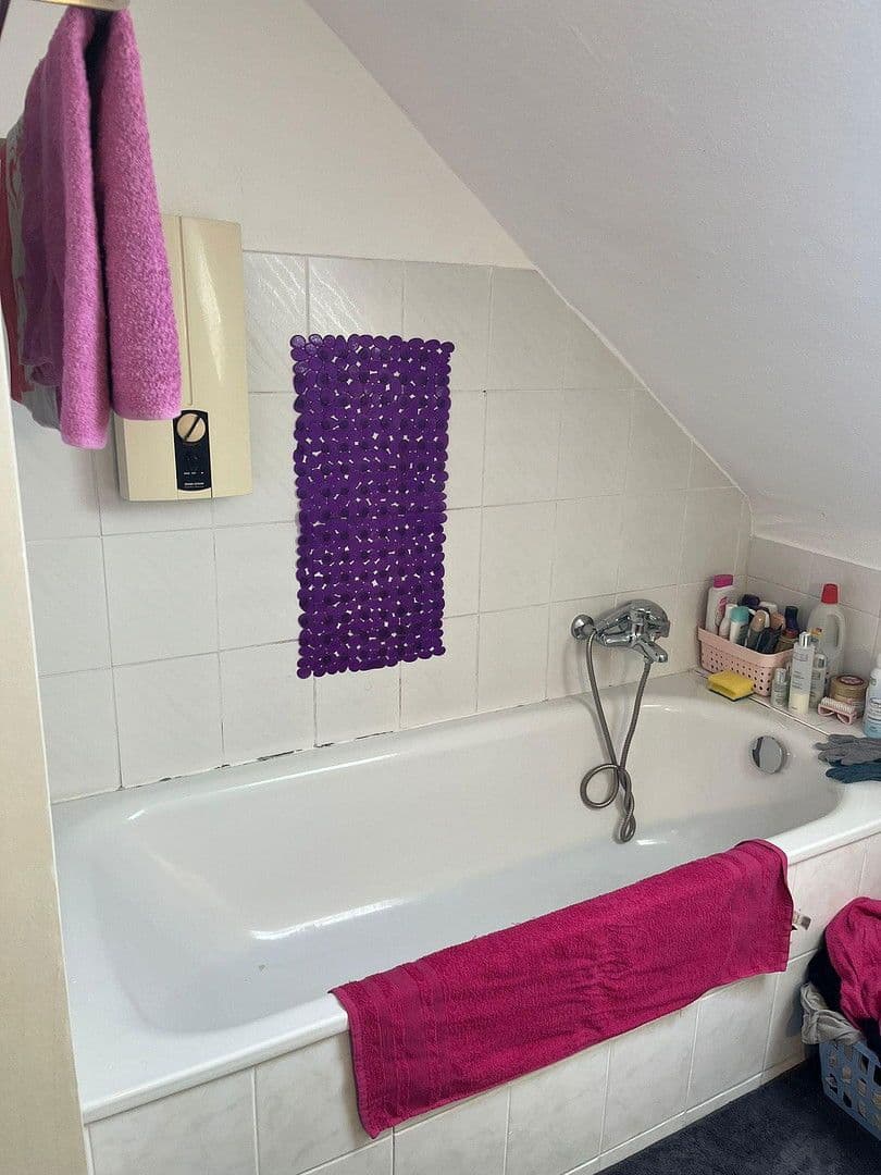 Prenájom bytu 2-izbový 49 m², Moerserstr.298, Duisburg, Severné Porýnie - Westfálsko Prenájom bytu 2-izbový 49 m², Moerserstr.298, Duisburg, Severné Porýnie - Westfálsko