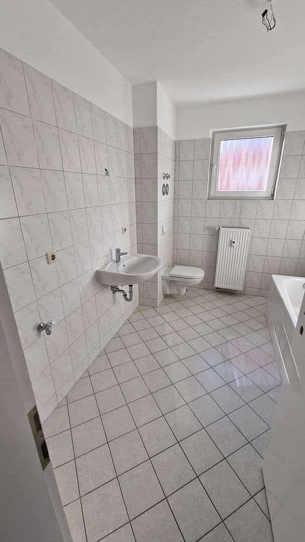 Prenájom bytu 3-izbový 89 m², Gleviner Mauer 22, Güstrow, Meklenbursko-Predpomoransko Prenájom bytu 3-izbový 89 m², Gleviner Mauer 22, Güstrow, Meklenbursko-Predpomoransko