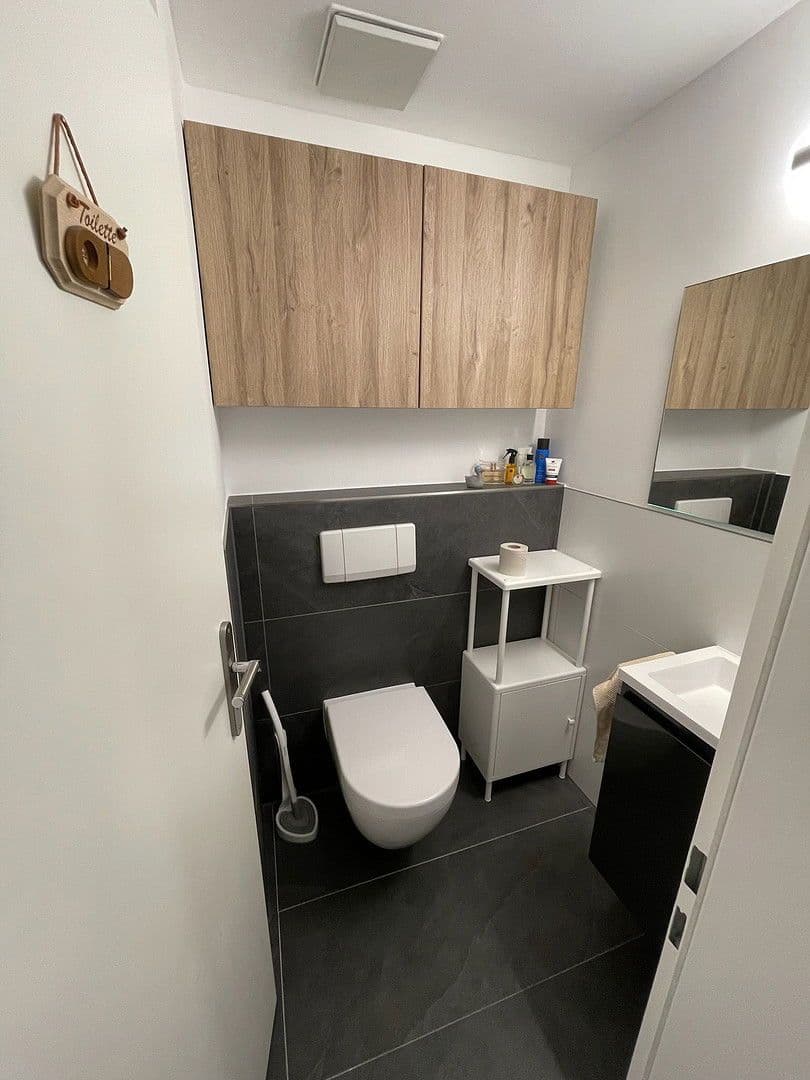 Prenájom bytu 3-izbový 94 m², Ubierstraße 105, Bonn, Severné Porýnie - Westfálsko Prenájom bytu 3-izbový 94 m², Ubierstraße 105, Bonn, Severné Porýnie - Westfálsko