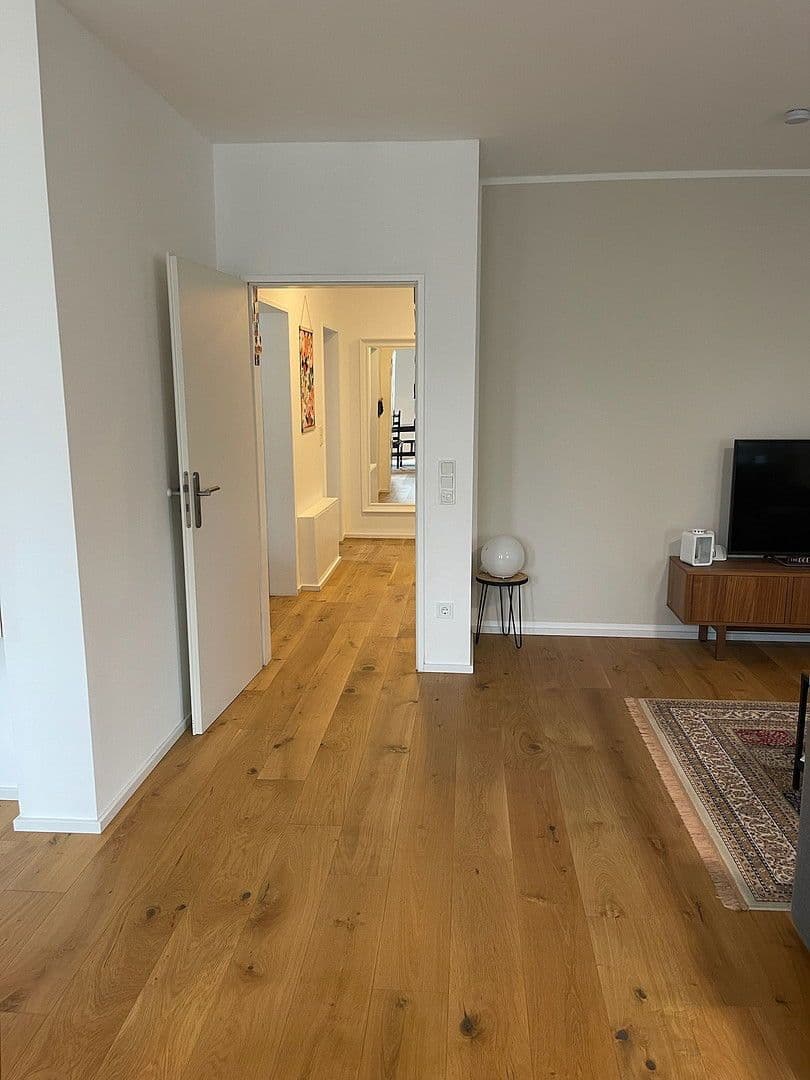 Prenájom bytu 3-izbový 94 m², Ubierstraße 105, Bonn, Severné Porýnie - Westfálsko Prenájom bytu 3-izbový 94 m², Ubierstraße 105, Bonn, Severné Porýnie - Westfálsko