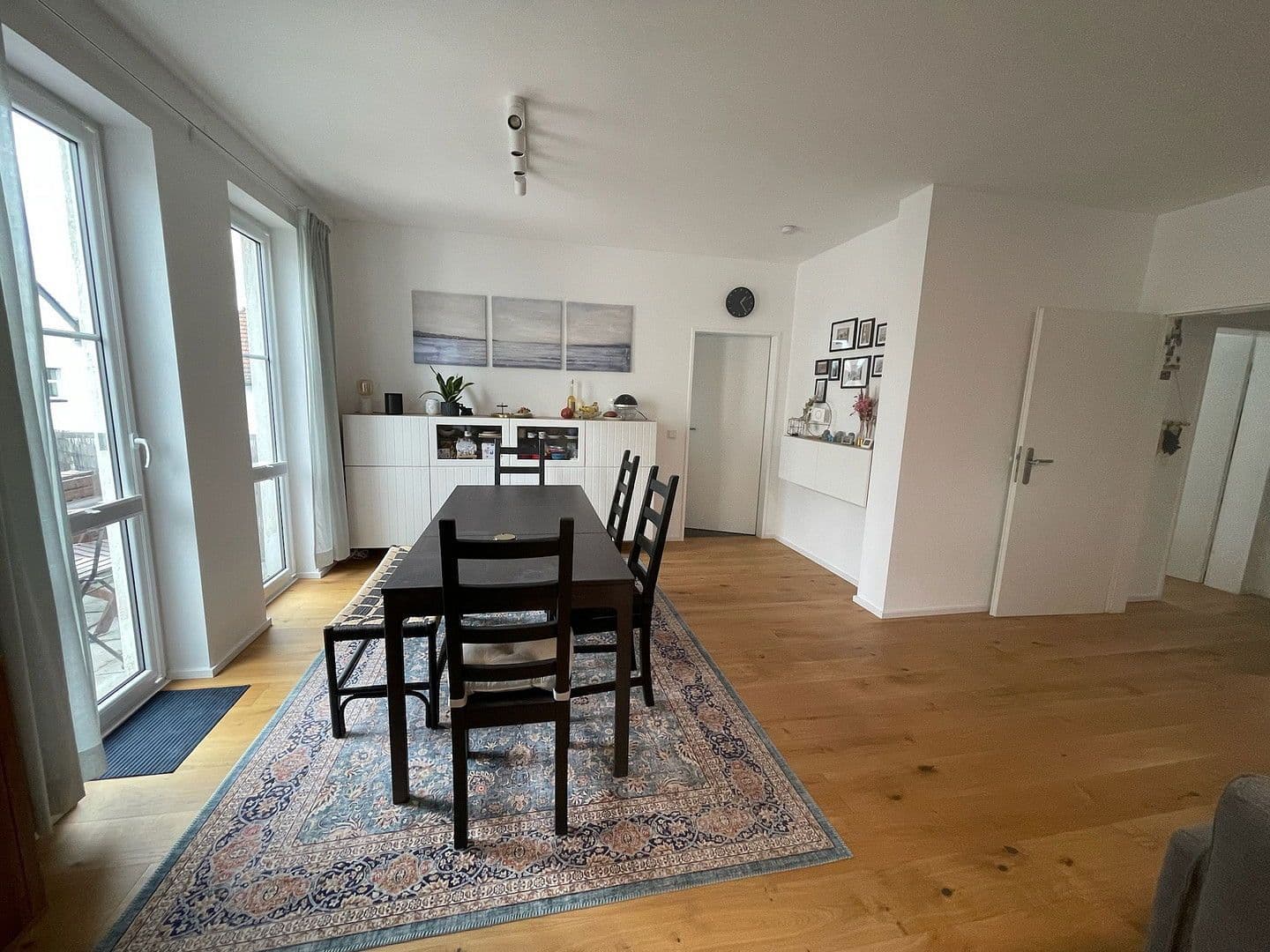 Prenájom bytu 3-izbový 94 m², Ubierstraße 105, Bonn, Severné Porýnie - Westfálsko Prenájom bytu 3-izbový 94 m², Ubierstraße 105, Bonn, Severné Porýnie - Westfálsko