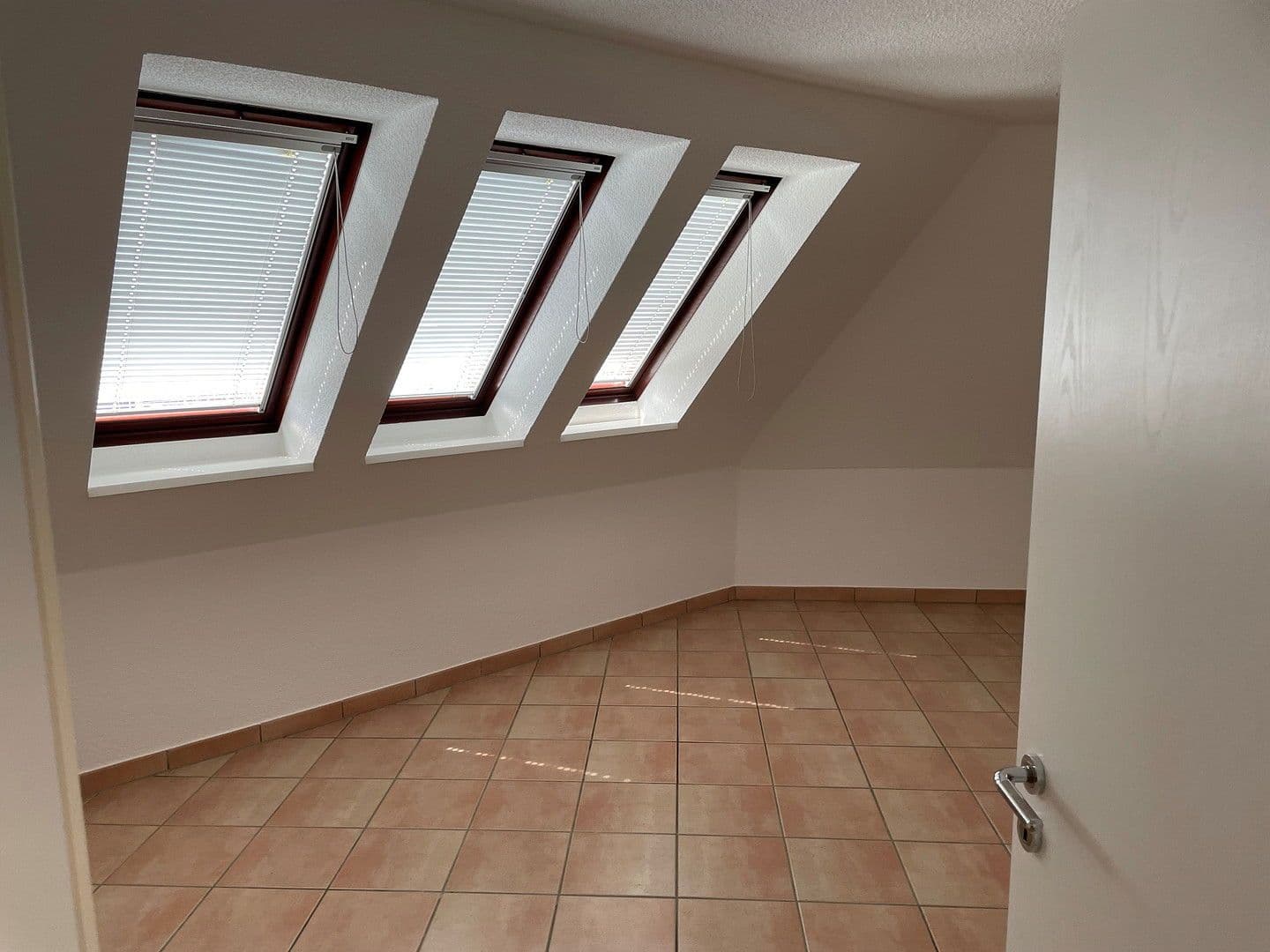 Prenájom bytu 3-izbový 116 m², Quickborn, Šlezvicko-Holštajnsko Prenájom bytu 3-izbový 116 m², Quickborn, Šlezvicko-Holštajnsko