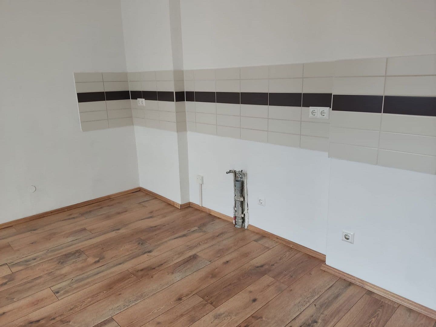 Prenájom bytu 2-izbový 47 m², 4 Menageriestr., Dresden, Sasko Prenájom bytu 2-izbový 47 m², 4 Menageriestr., Dresden, Sasko