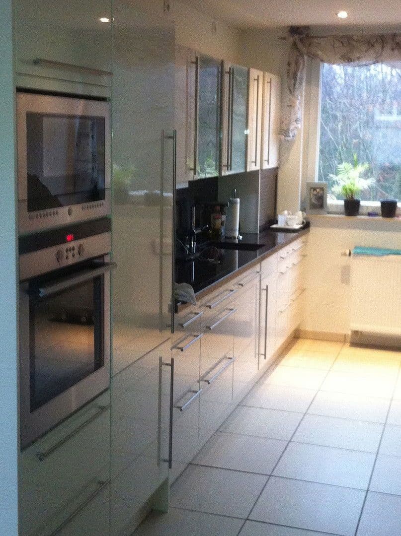 Prenájom bytu 3-izbový 90 m², Essen, Severné Porýnie - Westfálsko Prenájom bytu 3-izbový 90 m², Essen, Severné Porýnie - Westfálsko