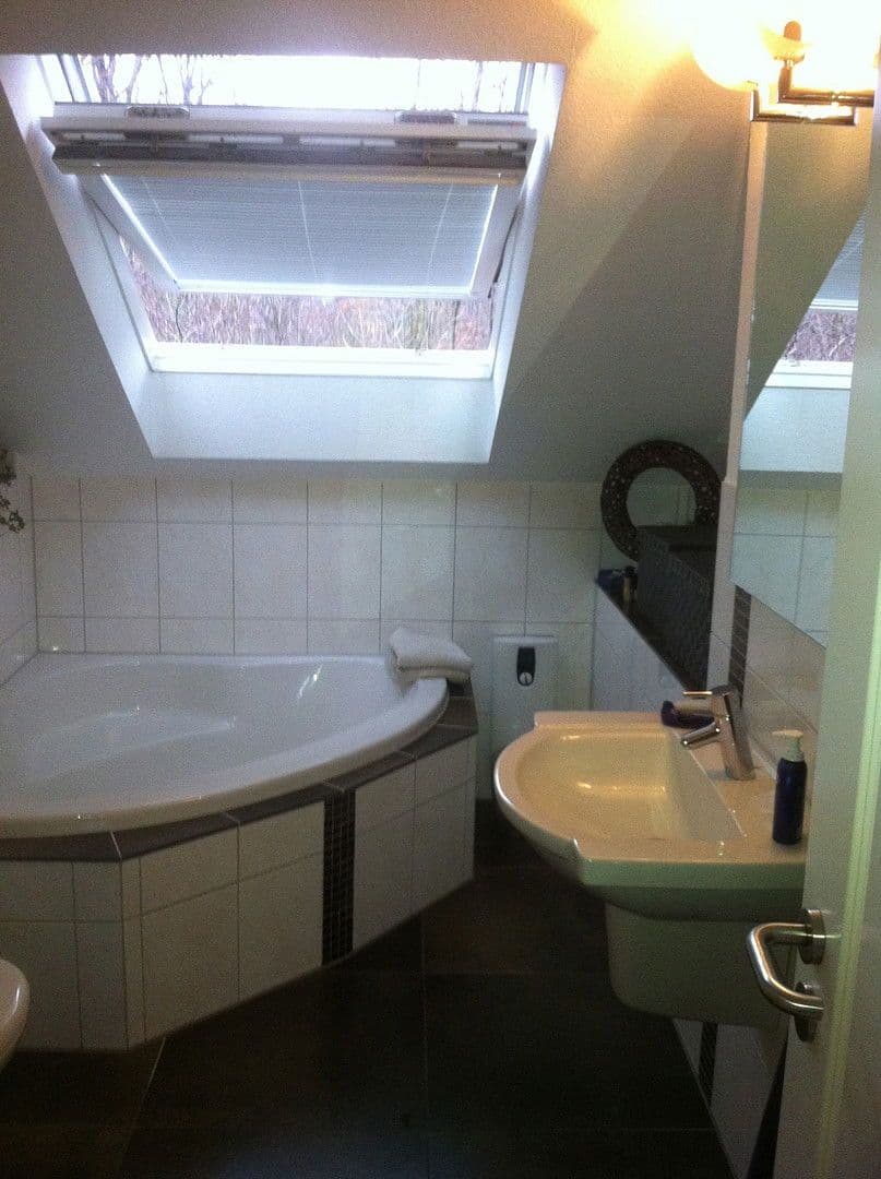 Prenájom bytu 3-izbový 90 m², Essen, Severné Porýnie - Westfálsko Prenájom bytu 3-izbový 90 m², Essen, Severné Porýnie - Westfálsko