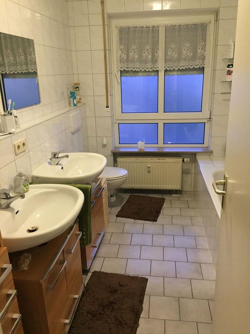 Predaj bytu 3-izbový 75 m², Fliederweg 24, Zellingen, Bavorsko Predaj bytu 3-izbový 75 m², Fliederweg 24, Zellingen, Bavorsko